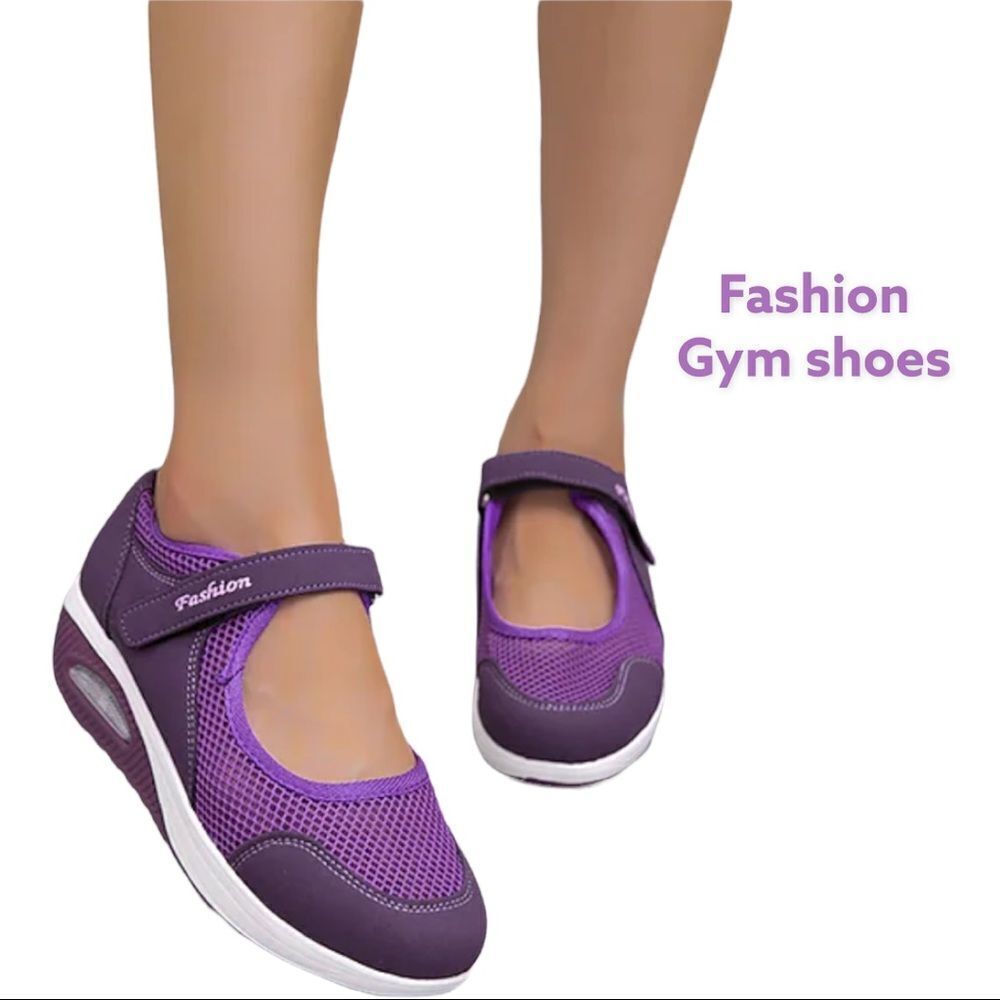 Fashion brand purple gym shoes Nwot